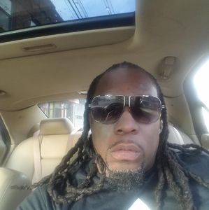 Meet your Posher, Derrick